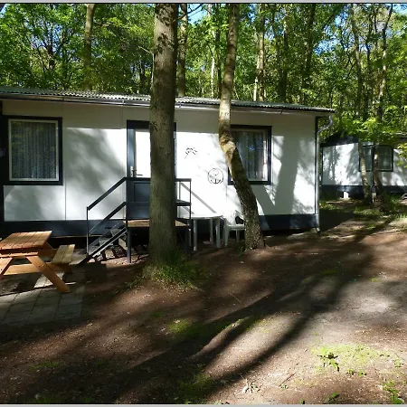 DDR Bungalow direkt am Strand auf Rügen-3